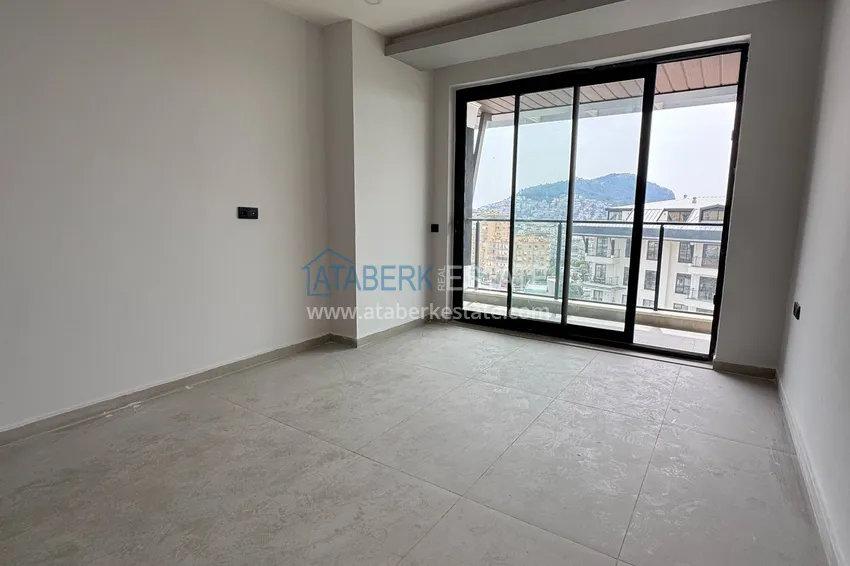Purchase Duplex penthouse with views of Calais in the heart of Alanya 13 