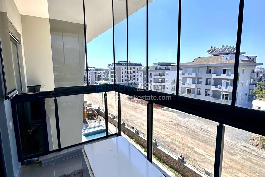 Purchase 1+1 apartment with new furniture and a glazed balcony in a new building — Alanya, Upper Oba district 12 