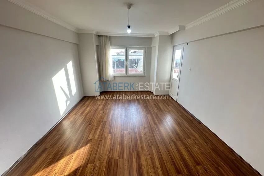 Purchase  Apartment 2+1 after cosmetic renovation in an urban complex on the main street of Oba 13 