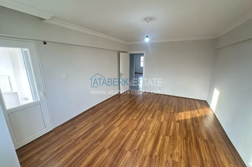 Purchase  Apartment 2+1 after cosmetic renovation in an urban complex on the main street of Oba 14 