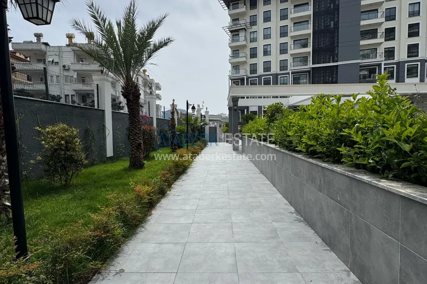 Duplex penthouse with views of Calais in the heart of Alanya 16 