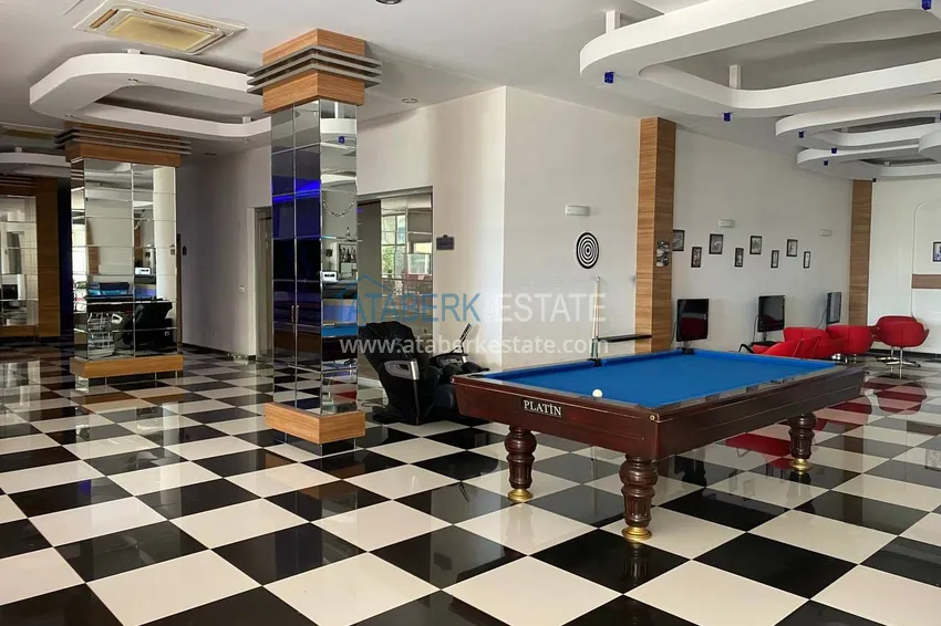 Turnkey penthouse in Alanya — 1+1, 80 m2 with a glazed balcony in a premium residence, Oba district 18 