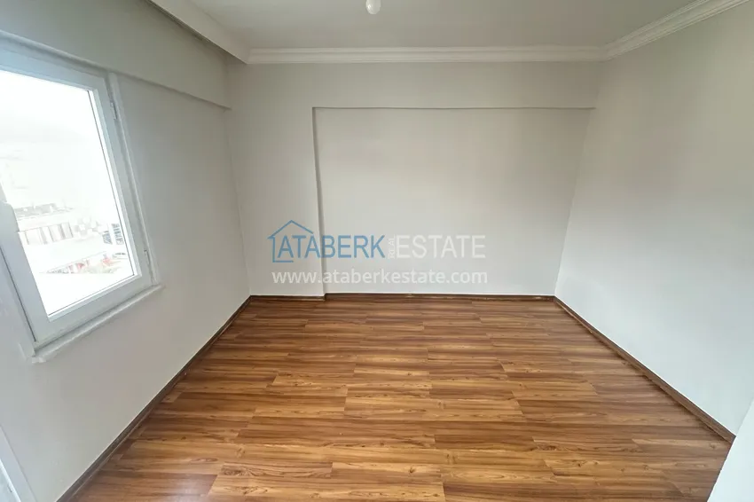 Purchase  Apartment 2+1 after cosmetic renovation in an urban complex on the main street of Oba 17 