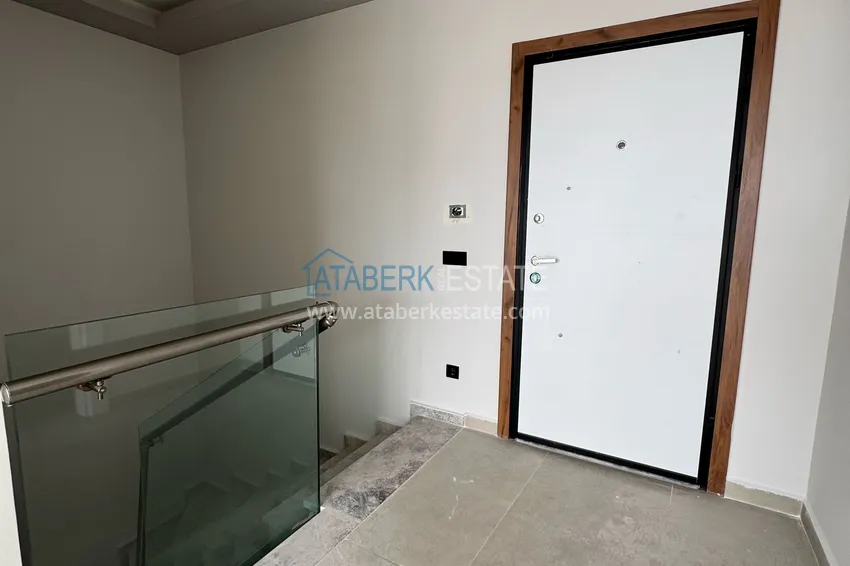 Purchase Duplex penthouse with views of Calais in the heart of Alanya 1 