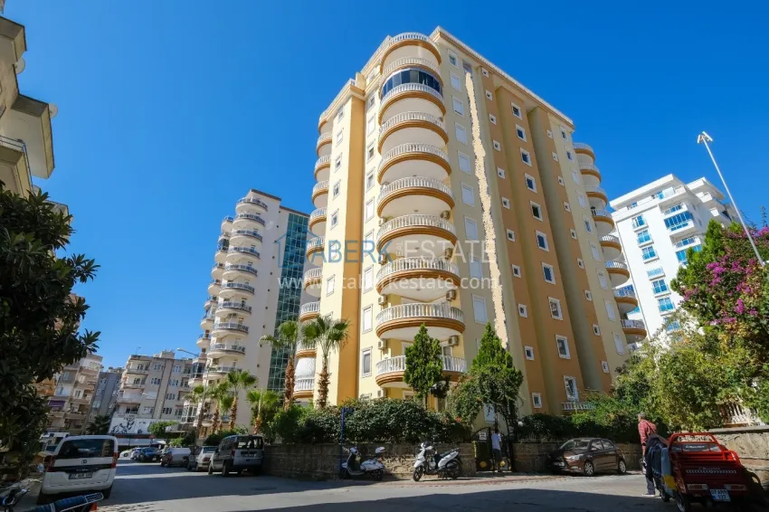 Two-bedroom apartment with furniture and sea view — Alanya, Mahmutlar, Tuesday Market District 1 