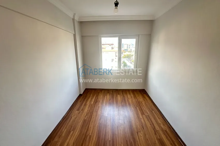 Purchase  Apartment 2+1 after cosmetic renovation in an urban complex on the main street of Oba 20 