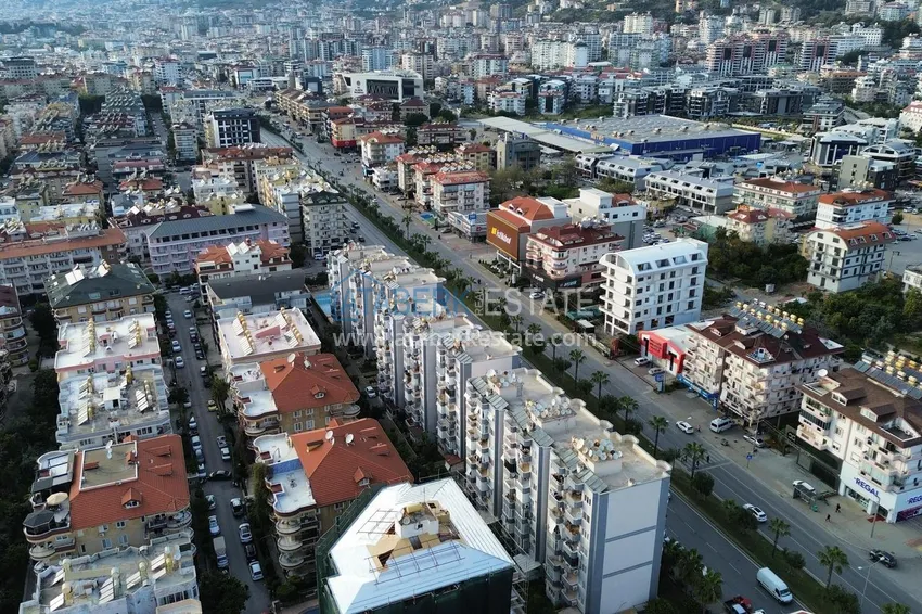 Apartment 2+1 after cosmetic renovation in an urban complex on the main street of Oba 2 