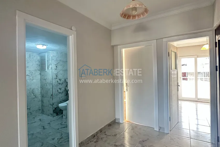 Purchase  Apartment 2+1 after cosmetic renovation in an urban complex on the main street of Oba 2 