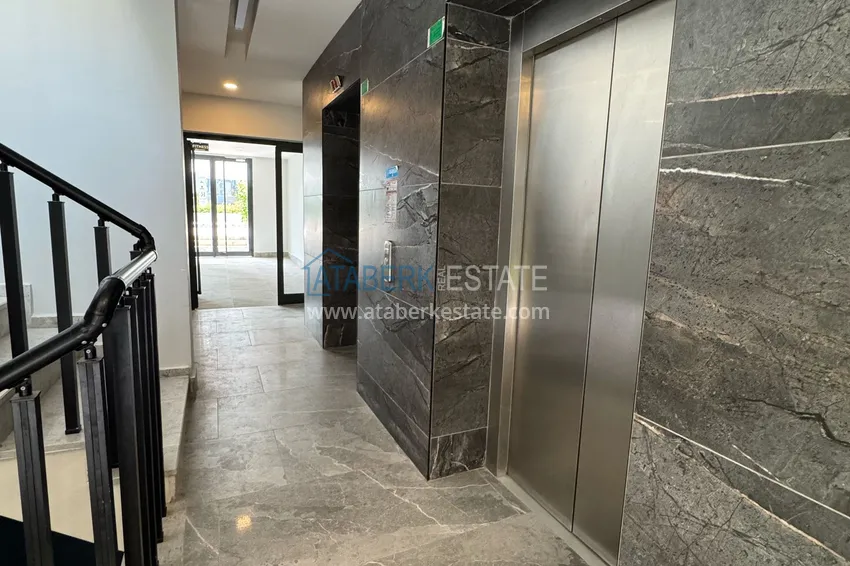 Duplex penthouse with views of Calais in the heart of Alanya 33 