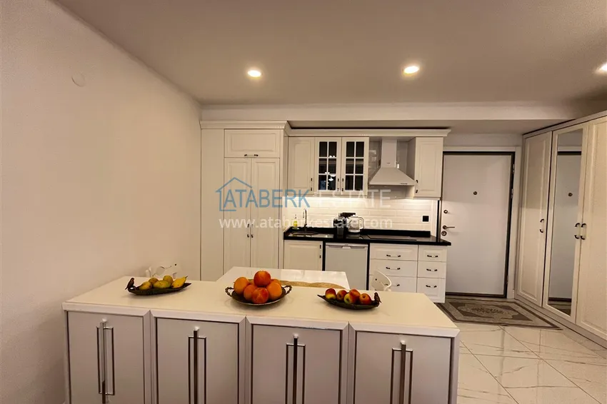 Purchase  Apartment 1+1 in the center of Alanya with furniture - Cleopatra beach area 3 