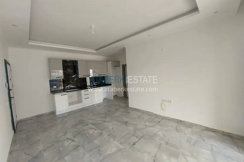 Purchase Cozy 1+1 apartment in the center of Mahmutlar, just 550 meters from the sea 3 