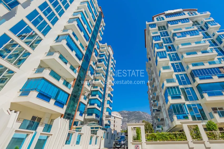 Turnkey apartments in a prestigious complex by the sea — Alanya, Mahmutlar district 3 