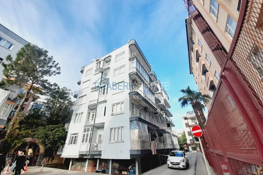 Three-room apartment with a separate kitchen in the center of Alanya - suitable for a residence permit 3 