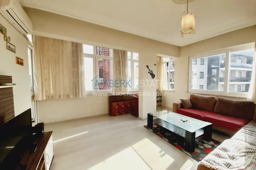 Purchase Three-room apartment with a separate kitchen in the center of Alanya - suitable for a residence permit 3 