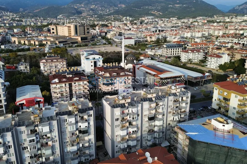 Apartment 2+1 after cosmetic renovation in an urban complex on the main street of Oba 3 