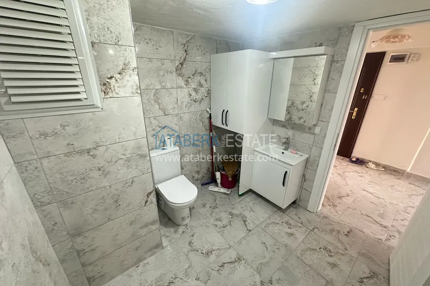 Purchase  Apartment 2+1 after cosmetic renovation in an urban complex on the main street of Oba 3 