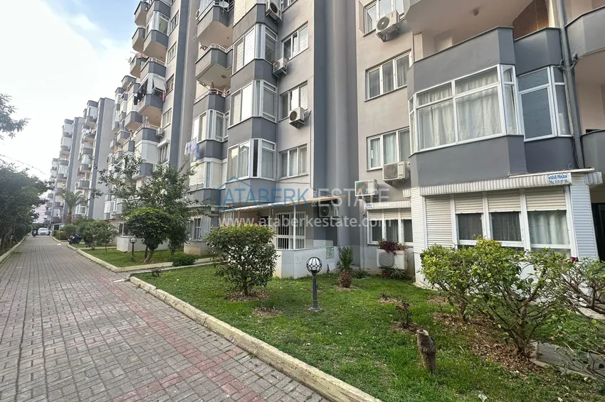 Apartment 2+1 after cosmetic renovation in an urban complex on the main street of Oba 5 