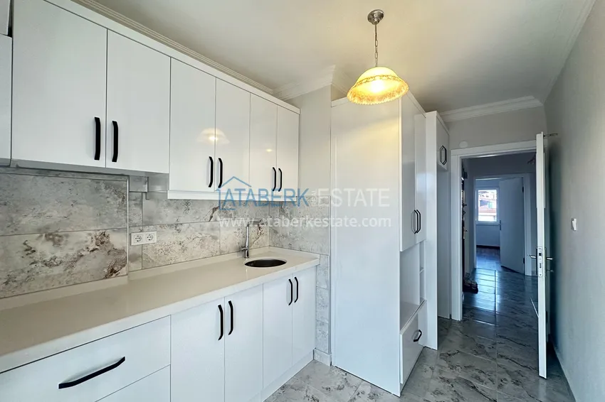 Purchase  Apartment 2+1 after cosmetic renovation in an urban complex on the main street of Oba 5 