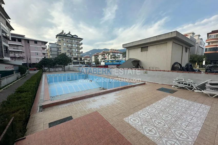 Apartment 2+1 after cosmetic renovation in an urban complex on the main street of Oba 6 