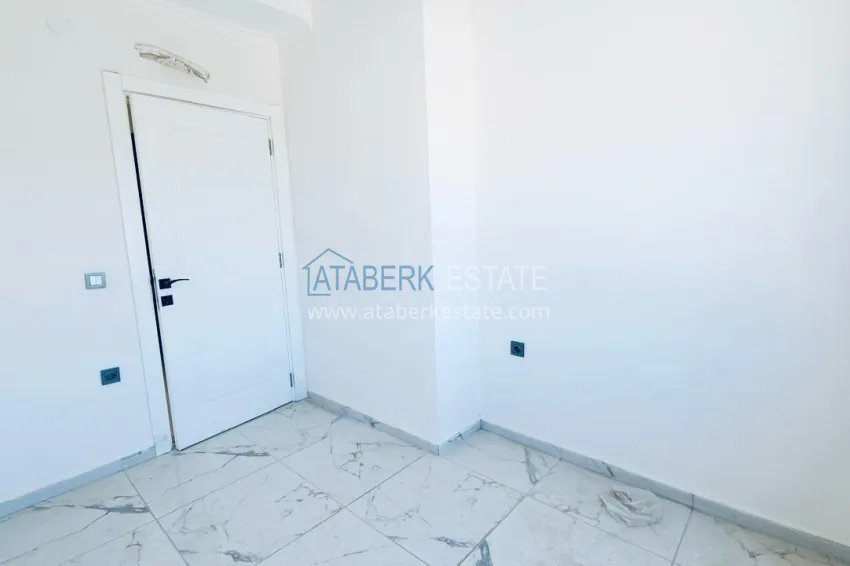 Purchase Three-room apartment with sea view in Alanya, Demirtas district — short-term rental permit available 7