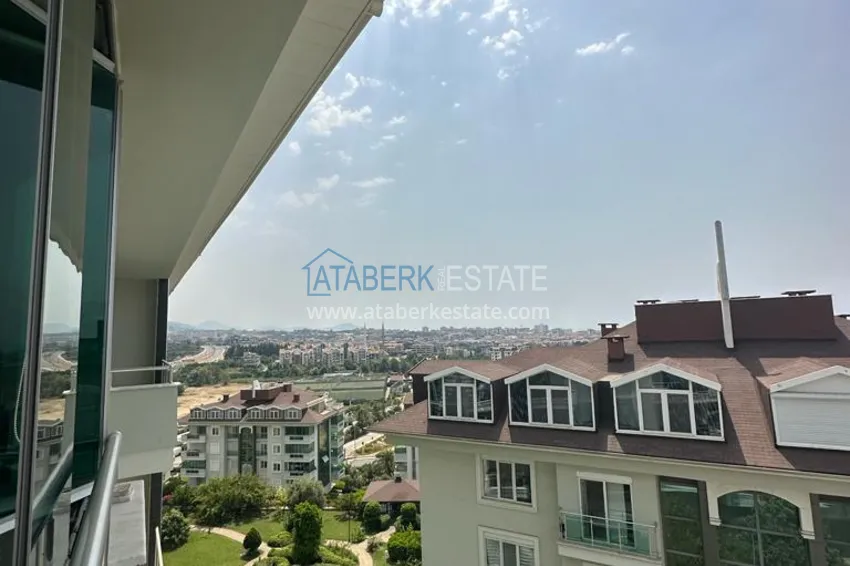 Purchase Turnkey penthouse in Alanya — 1+1, 80 m2 with a glazed balcony in a premium residence, Oba district 9 
