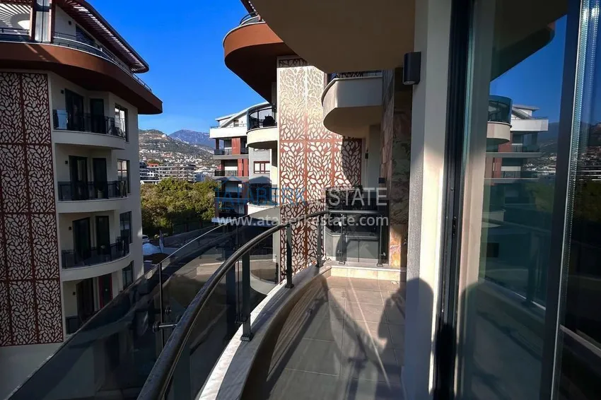 Purchase 1+1 apartment with a fine finish in Alanya - Oba district 11 