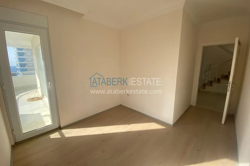 Purchase Penthouse duplex 3+2 on the main street of Mahmutlar - with sea view 12