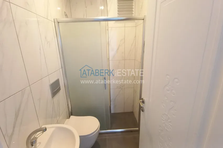 Purchase  Three-room city apartment with furniture and a separate kitchen in the center of Alanya  17 