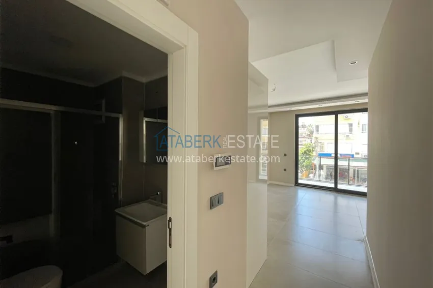 Purchase Modern 1+1 apartment in the center of Alanya, Cleopatra beach area 1 