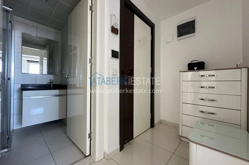 Purchase  1+1 apartment with furniture and sea view in the center of Alanya - Cleopatra beach area  1 