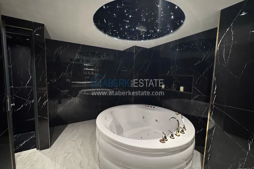 Panoramic 2+1 duplex with furniture in the very center of Alanya — Suitable for short-term rent  29 