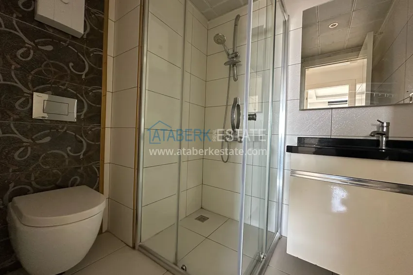 Purchase  1+1 apartment with furniture and sea view in the center of Alanya - Cleopatra beach area  2 