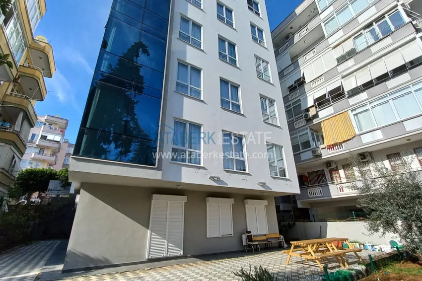 Three-room city apartment with furniture and a separate kitchen in the center of Alanya  5 