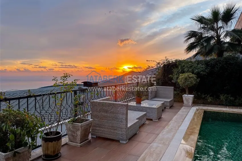 A rare gem in Alanya where luxury and elegance meet breathtaking views of the Mediterranean 5 