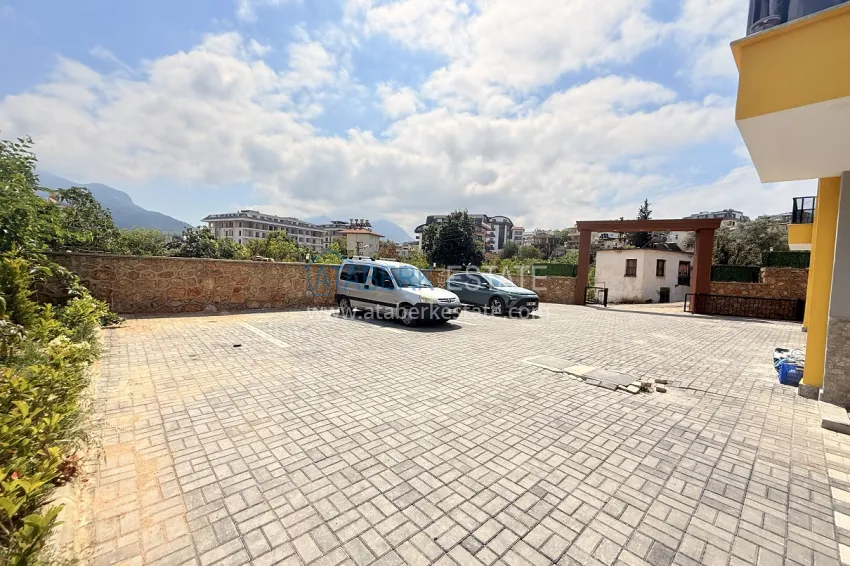 New 2+1 apartment in a low-rise complex — Alanya, Oba district 7 