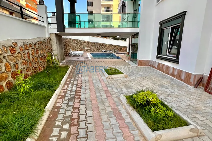 Apartment 1+1 from the owner with furniture in a cozy complex — Alanya, Tosmur district 10