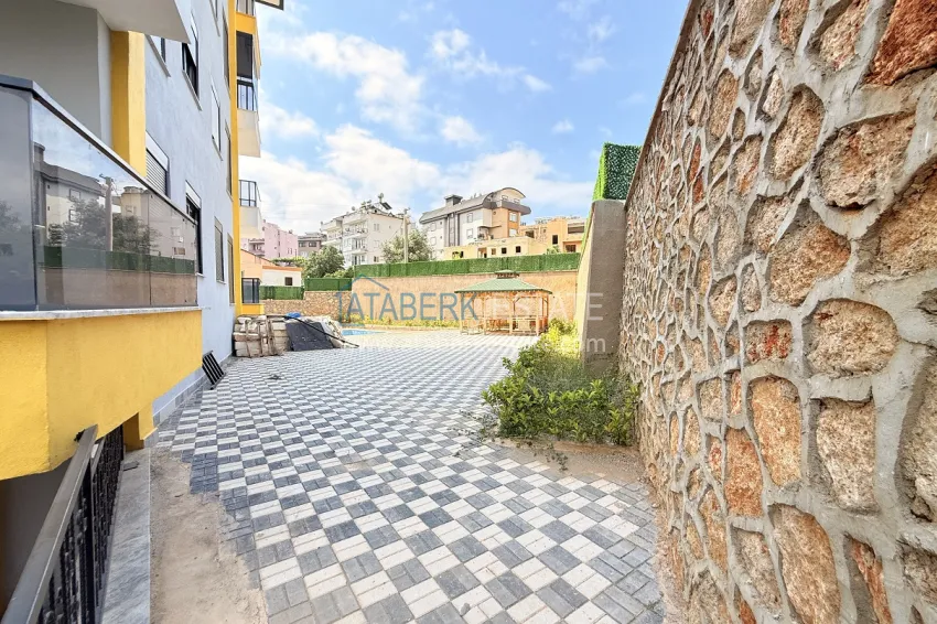 New 2+1 apartment in a low-rise complex — Alanya, Oba district 9 