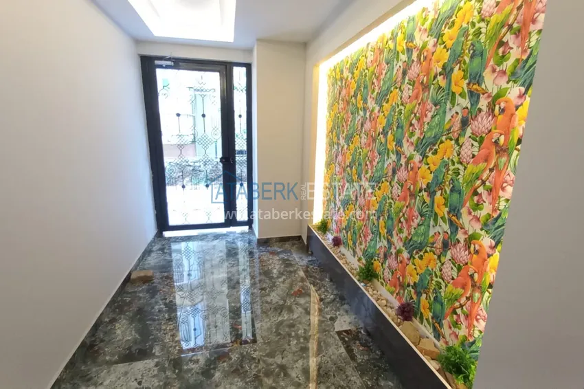 Three-room city apartment with furniture and a separate kitchen in the center of Alanya  9 