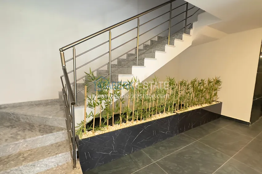 Apartment 1+1 with finishing in the prestigious neighborhood of Oba 8