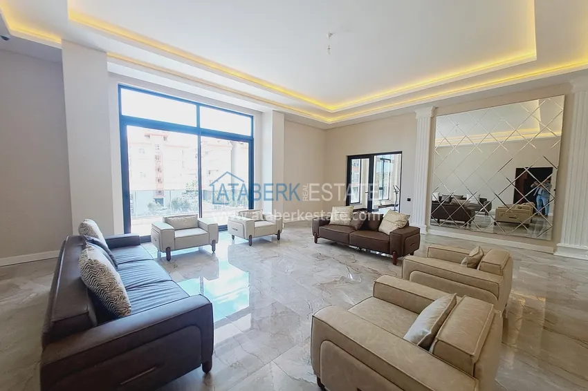 Penthouse 3+1 duplex in the center of Alanya - real estate for citizenship 15 