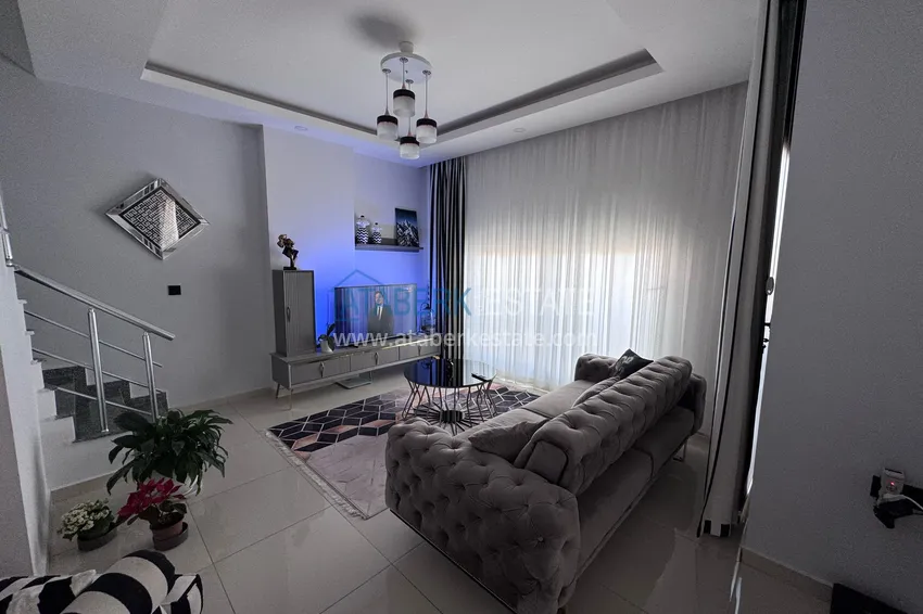 Purchase Penthouse 2+1 furnished with mountain view in Alanya, Mahmutlar district 1 