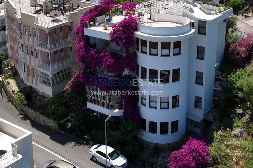 Three-room furnished apartment in the center of Alanya - in the historical part of Kale 3 