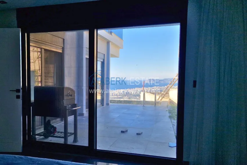 Purchase  View three-storey furnished villa in Kargycak, Alanya - suitable for citizenship 16 