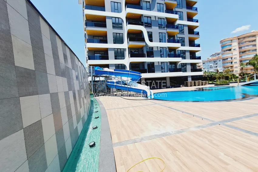 Primary property - 2+1 apartment in a premium complex, Alanya Tosmur district 9 