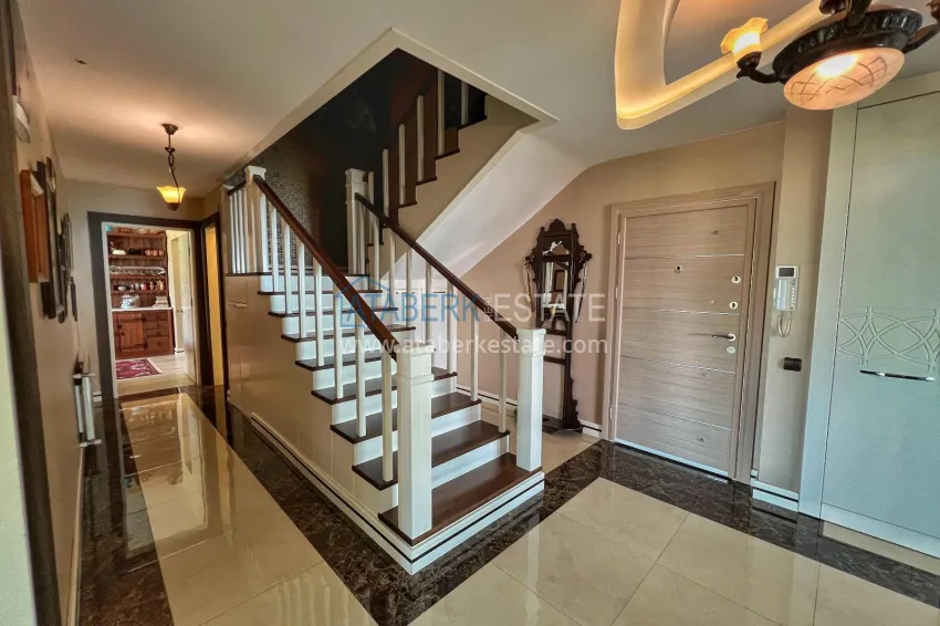 Purchase Panoramic 5+1 duplex with separate kitchen in the center of Alanya, Bektash - suitable for citizenship 1 