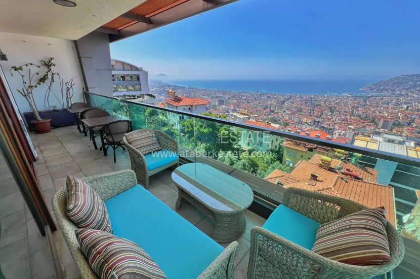Panoramic 5+1 duplex with separate kitchen in the center of Alanya, Bektash - suitable for citizenship 1 