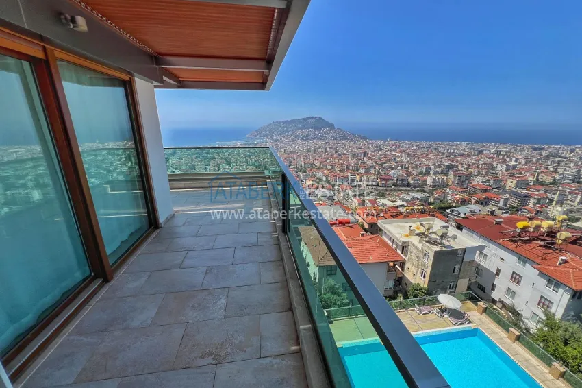 Purchase Panoramic 5+1 duplex with separate kitchen in the center of Alanya, Bektash - suitable for citizenship 25 