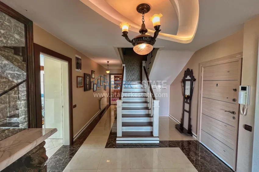 Purchase Panoramic 5+1 duplex with separate kitchen in the center of Alanya, Bektash - suitable for citizenship 2 