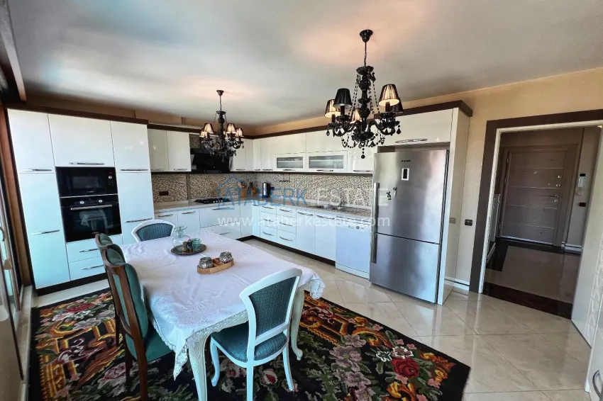 Purchase Panoramic 5+1 duplex with separate kitchen in the center of Alanya, Bektash - suitable for citizenship 8 