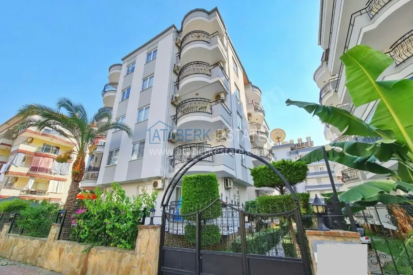 Turnkey three-room apartment - new furniture, renovated, Alanya, Oba district 1
